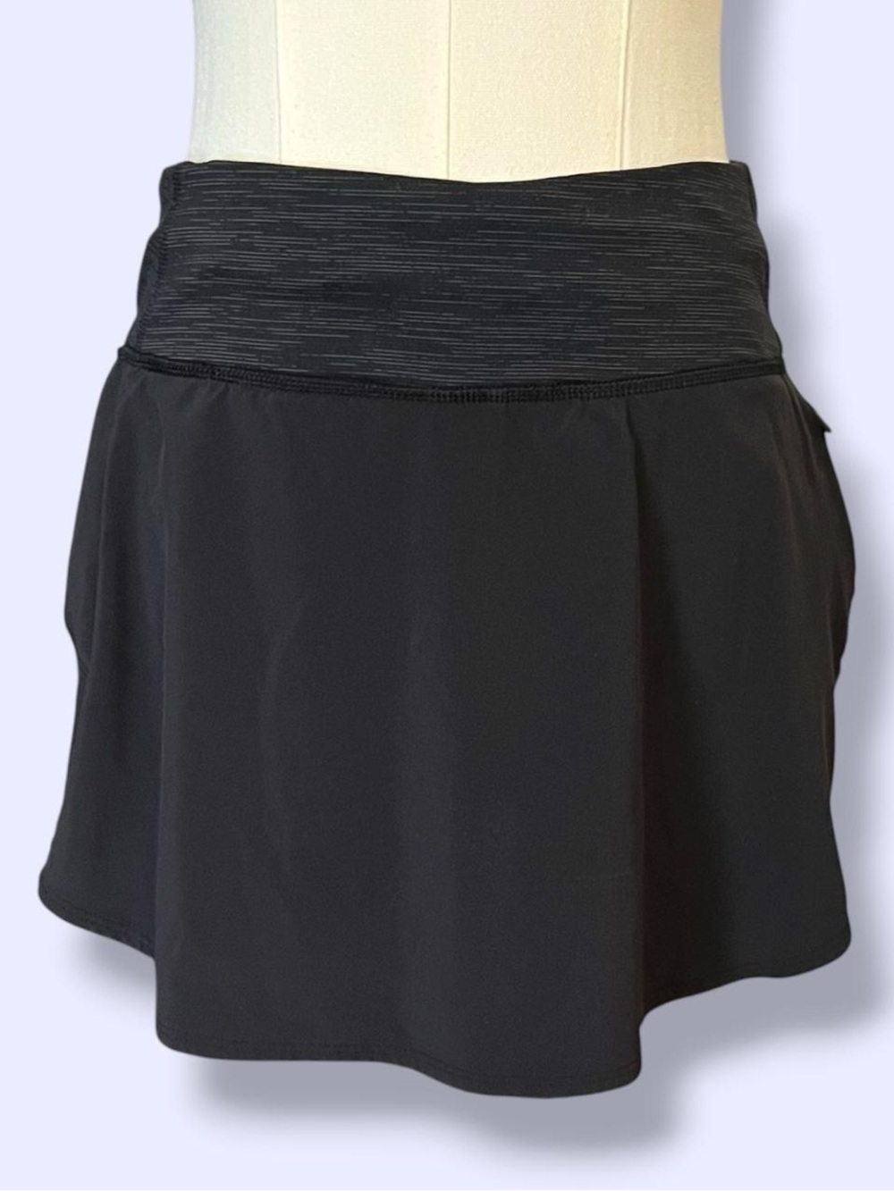 Outdoor Voices black athletic skirt with built-in shorts